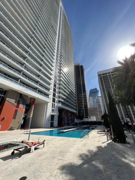 50 Biscayne Blvd #2401 Miami, FL 33132