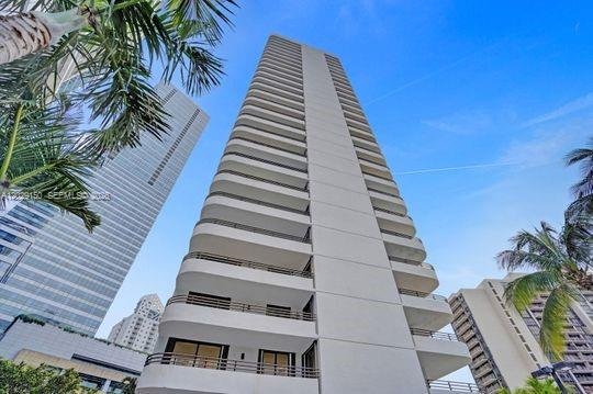 151 SE 15th Rd #502 Miami, FL 33129