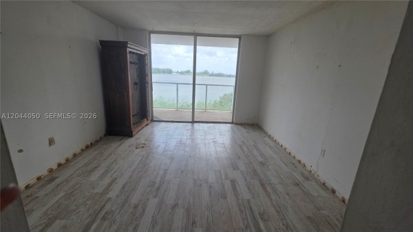 1301 NE Miami Gdns Dr #322W Miami, FL 33179