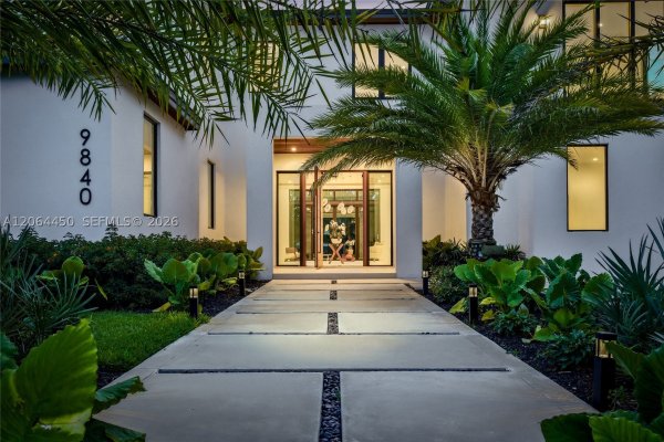9840 SW 73rd Ct Pinecrest, FL 33156