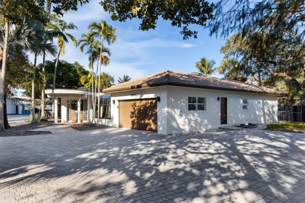 1030 SW 14th Ter Fort Lauderdale, FL 33312
