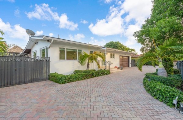 5330 SW 7th St Miami, FL 33134