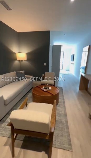229 SW 9th St #702 Miami, FL 33130