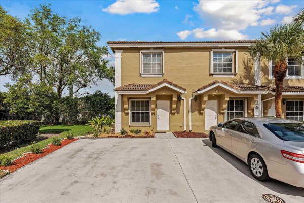 238 SW 122nd Pembroke Pines, FL 33025