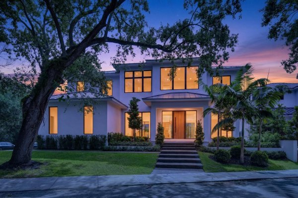 1550 Ponce De Leon Fort Lauderdale, FL 33316