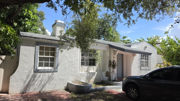 655 NE 80th Miami, FL 33138