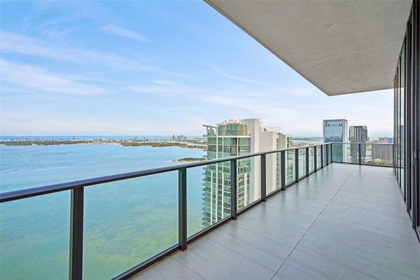 480 NE 31st #PH5201 Miami, FL 33137