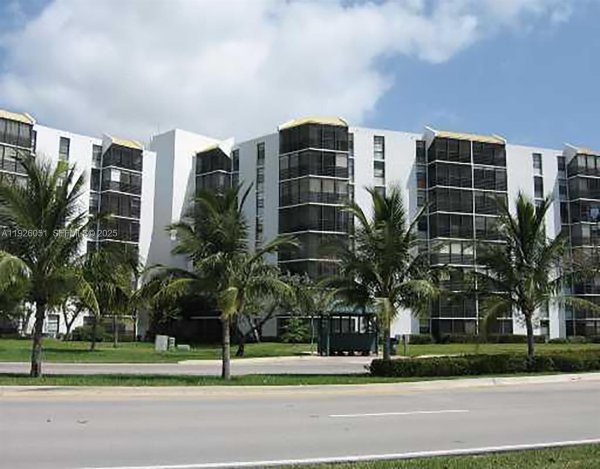 Undisclosed Address Aventura, FL 33180