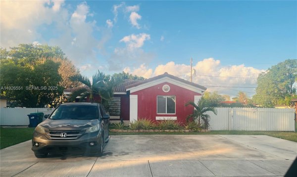 10611 SW 170th Ter Miami, FL 33157