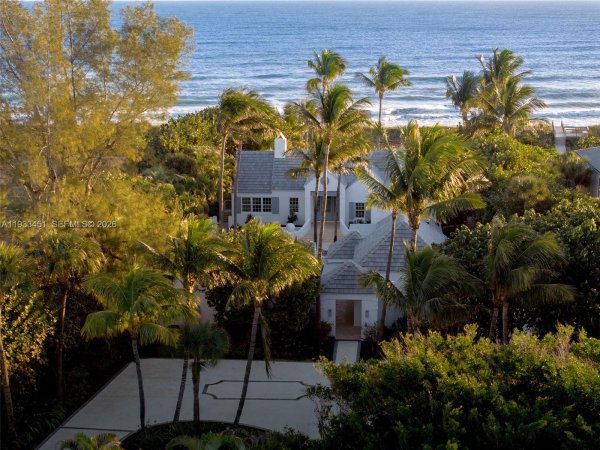 43 N Beach Rd Jupiter Island, FL 33455