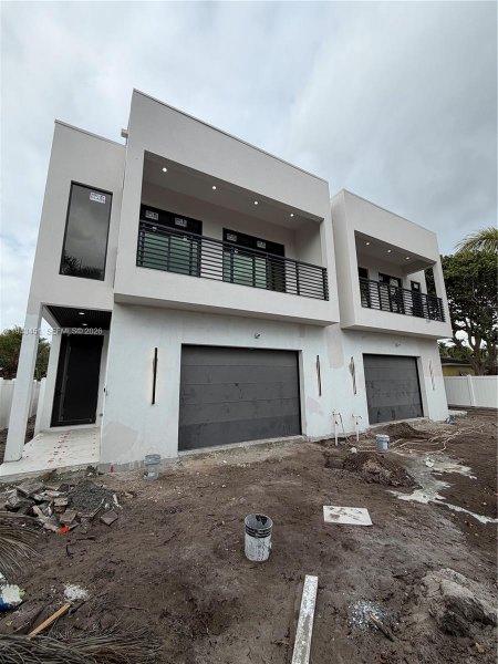 1135 NE 11th Ave Fort Lauderdale, FL 33304