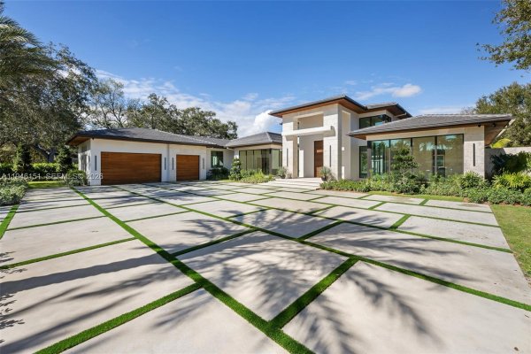 7725 SW 114th St Pinecrest, FL 33156