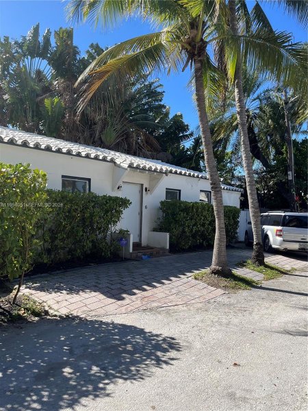 6 Farrey Ln Miami Beach, FL 33139
