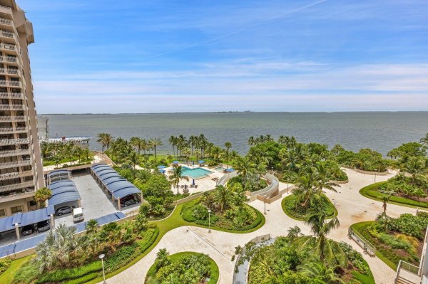 2 Grove Isle Dr #B907 Miami, FL 33133