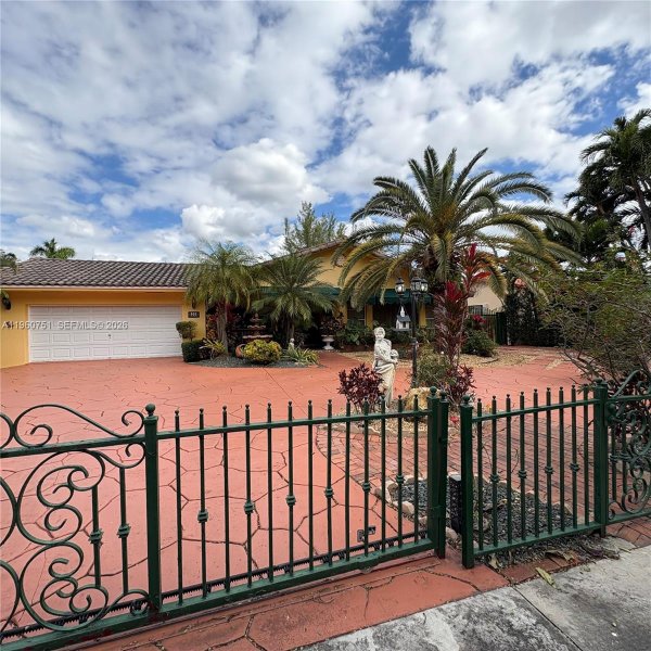 101 S Royal Poinciana Blvd Miami Springs, FL 33166