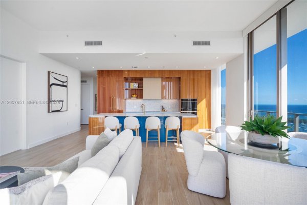 2655 S Bayshore Dr #1911 Coconut Grove, FL 33133