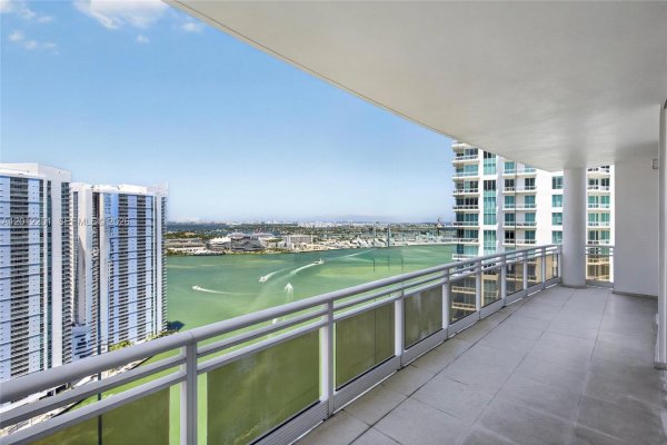 901 Brickell Key Blvd #3607 Miami, FL 33131