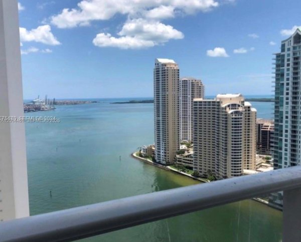 300 S Biscayne Blvd #T-3212 Miami, FL 33131