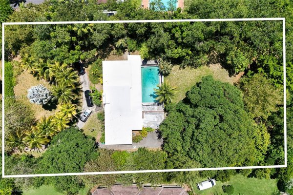 7480 SW 122nd St Pinecrest, FL 33156