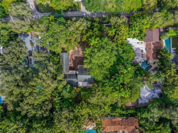 3720 Poinciana Ave Miami, FL 33133