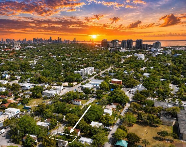 3828 Washington Ave Miami, FL 33133