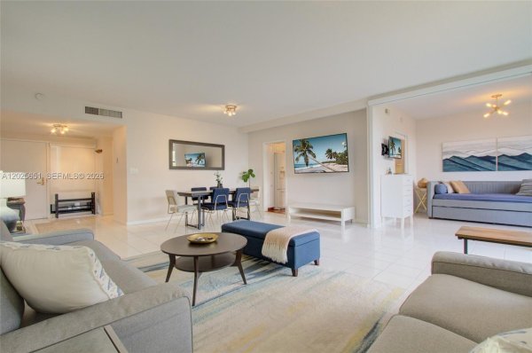 181 Crandon Blvd #405 Key Biscayne, FL 33149