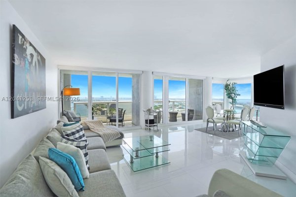 1717 N Bayshore Dr #D-3931 Miami, FL 33132