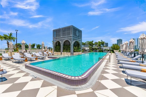 2700 NW 2nd Ave #337 Miami, FL 33127