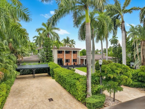980 Belle Meade Is Dr Miami, FL 33138