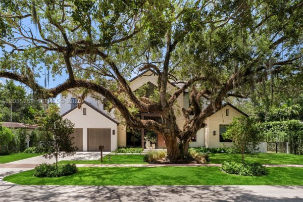 418 Castania Ave Coral Gables, FL 33146