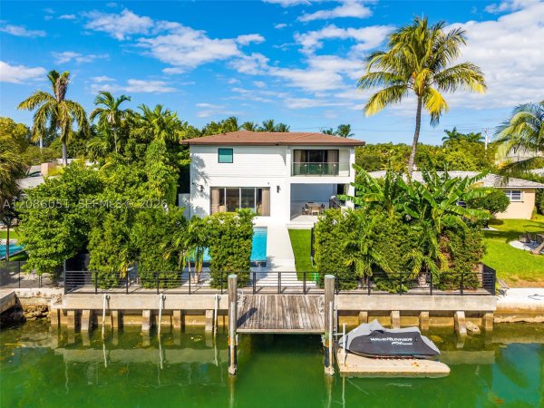 710 S Shore Dr Miami Beach, FL 33141