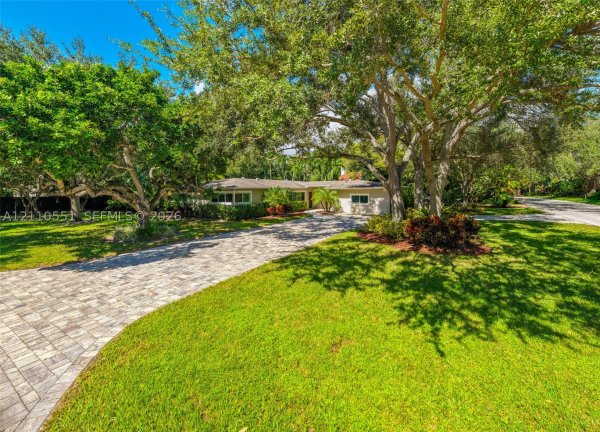9330 SW 71st Ave Pinecrest, FL 33156