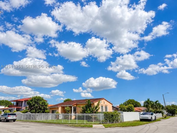 201 NW 61st Ave Miami, FL 33126