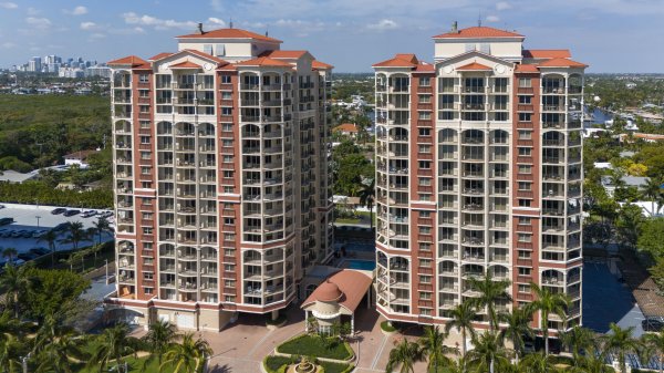 2001 N Ocean #702s Fort Lauderdale, FL 33305