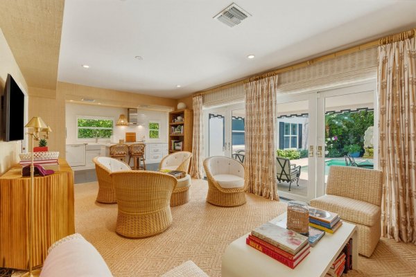 152 Chilean Palm Beach, FL 33480