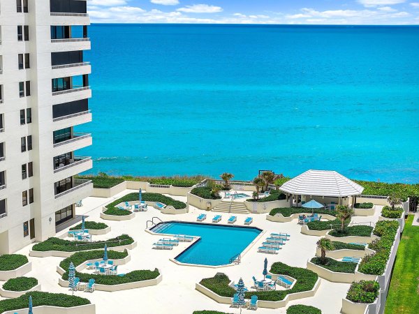 5280 N Ocean #8b Riviera Beach, FL 33404