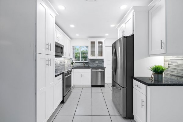 2152 NE 62nd Fort Lauderdale, FL 33308