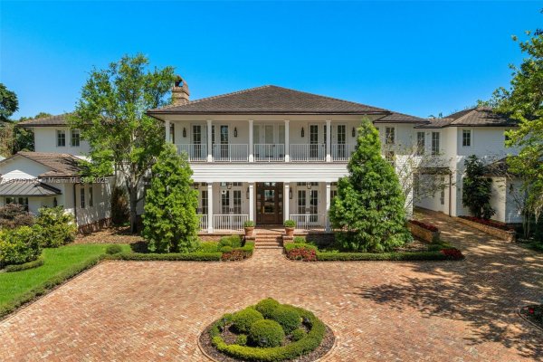 7393 SW 79th Ct Miami, FL 33143