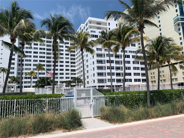 5005 Collins Ave Miami Beach, FL 33140