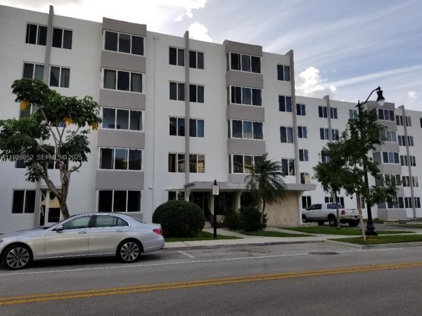 250 180th Dr #159 Sunny Isles Beach, FL 33160