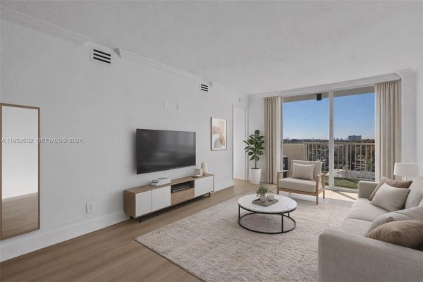 2020 NE 135th St #607 North Miami, FL 33181