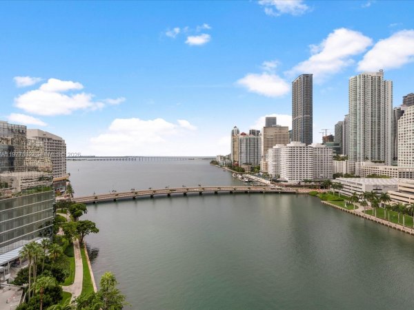 701 Brickell Key Blvd #301 Miami, FL 33131