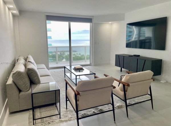 10275 Collins Ave #933 Bal Harbour, FL 33154