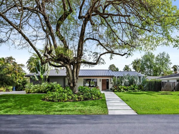 7945 SW 141st Ter Palmetto Bay, FL 33158