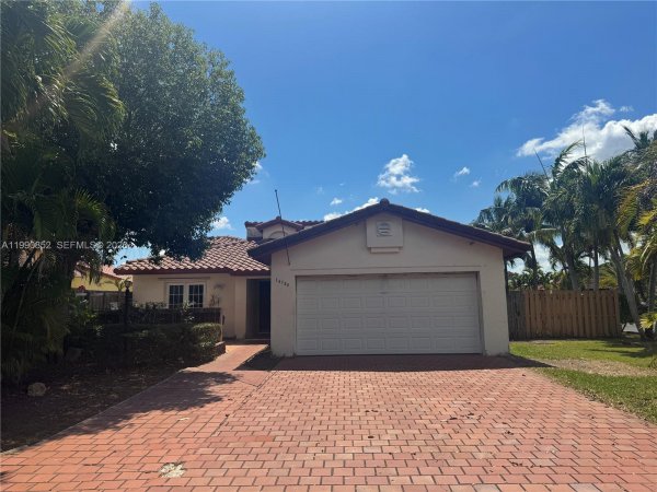 14750 SW 111th St #1 Miami, FL 33196