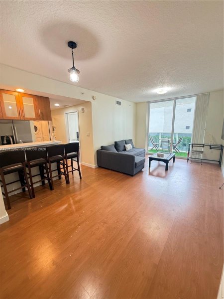 601 NE 23rd St #901 Miami, FL 33137