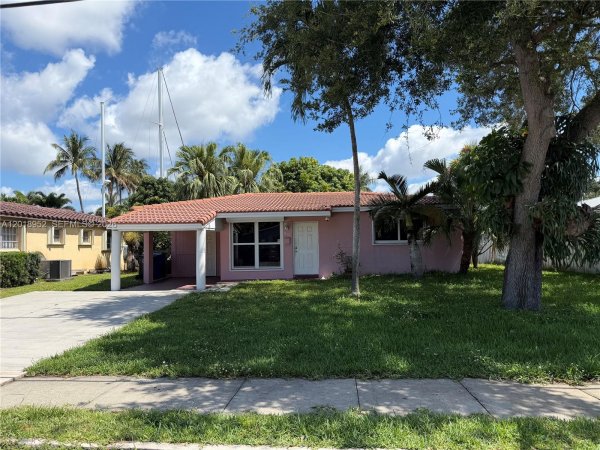 917 Mandarin Isle Fort Lauderdale, FL 33315