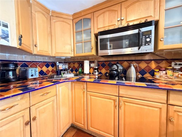 899 West Ave #4G Miami Beach, FL 33139