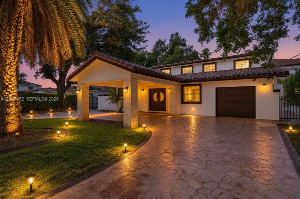 6284 SW 26th St Miami, FL 33155