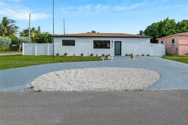 480 NE 109th St Miami, FL 33161